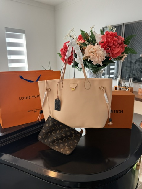 Louis Vuitton Neverfull MM