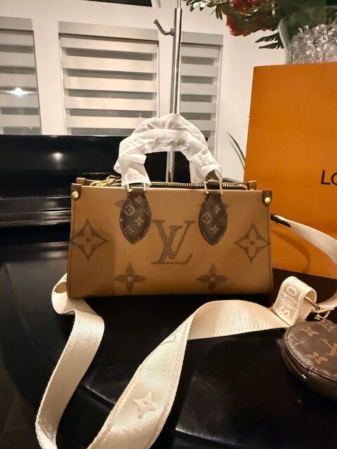 Louis Vuitton OnTheGo East West Chain - Image 3