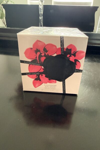Victor & Rolf Flowerbomb(ruby Orchid)