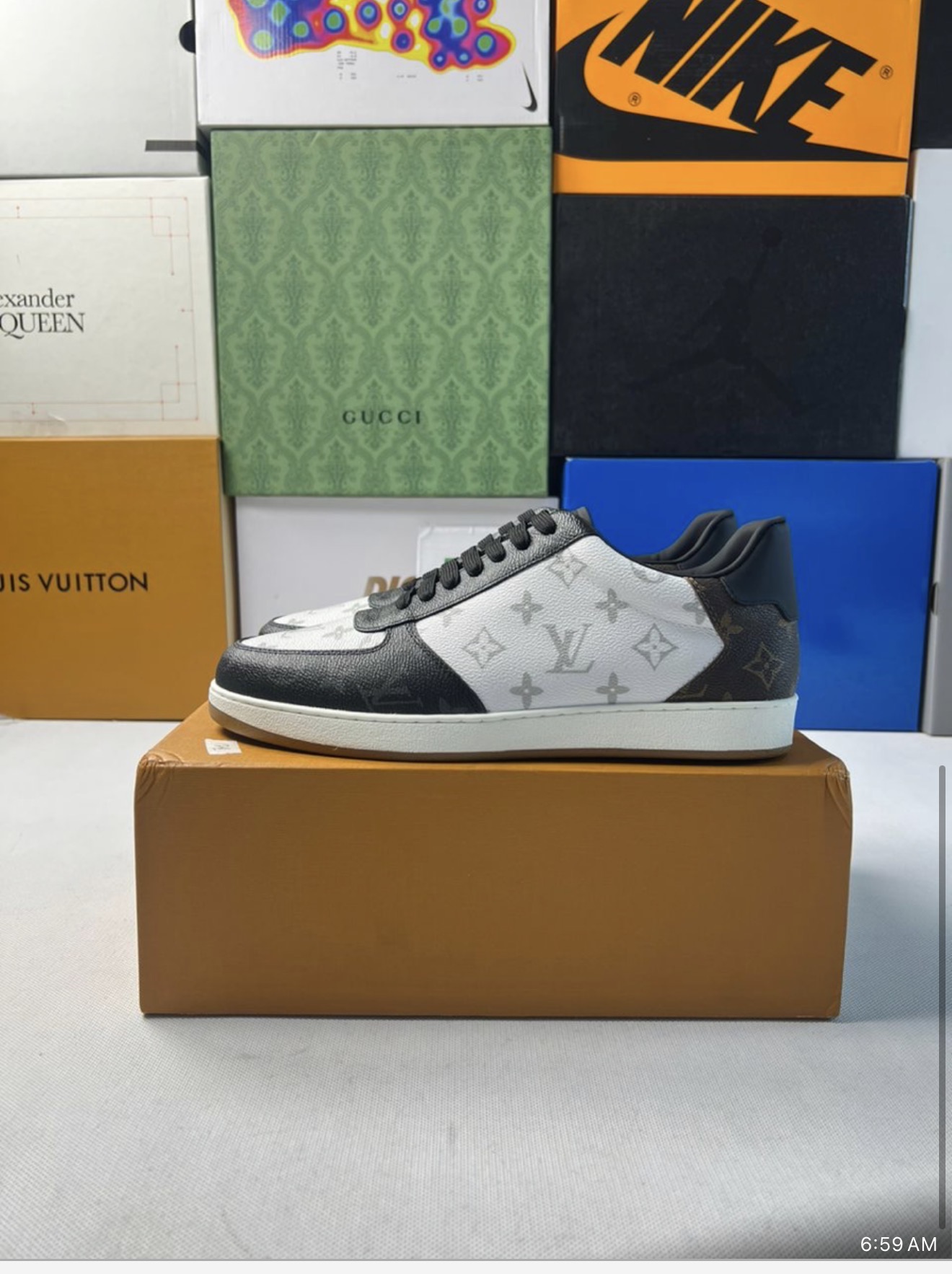 Rivoli Sneaker